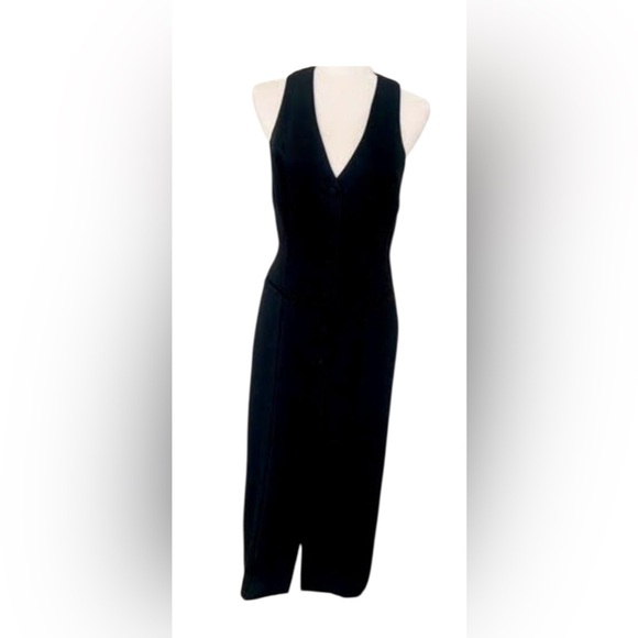 Elegant Black Sleeveless Dress - Picture 11 of 11